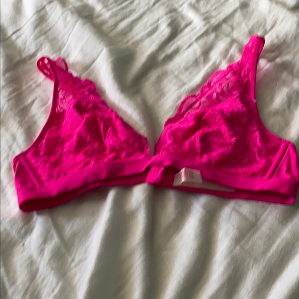 Bras - Picture 4 of 6